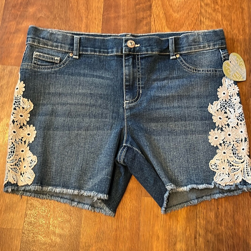 New Jordache denim lace shorts - Picture 1 of 16